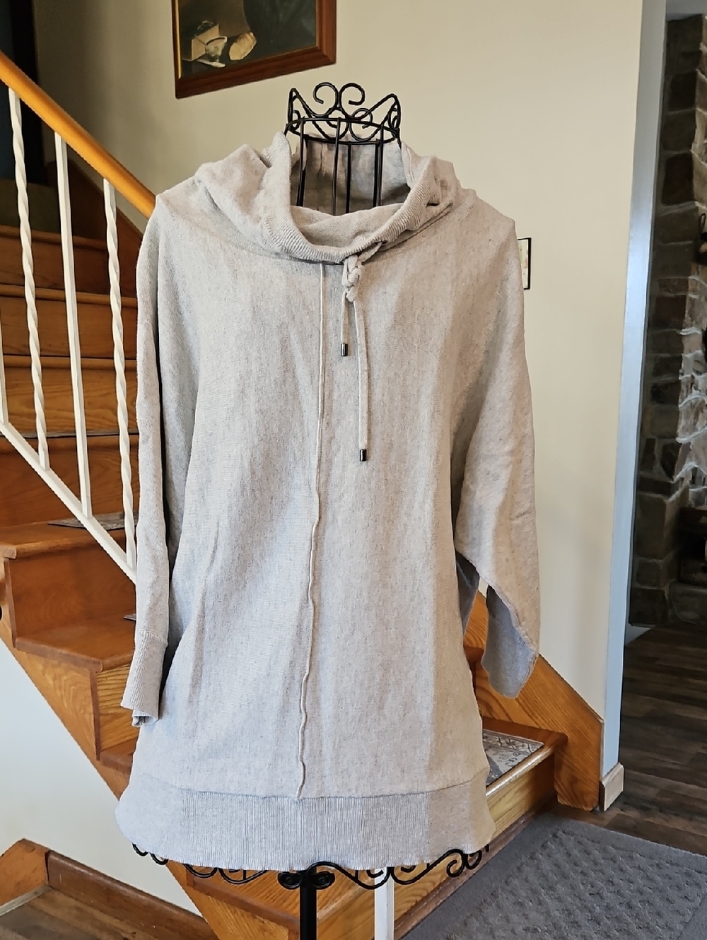 👚Jones New York Light Gray Knit Cowl Neck Top